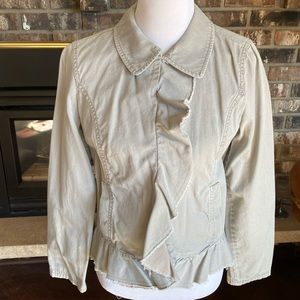 CASLON 100% cotton ruffle front/hem jacket. Two front pockets. Snap up placket.